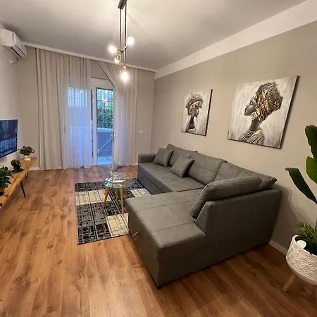 Apartment Deluxe W/ Self Check-in 24hr! Tirana